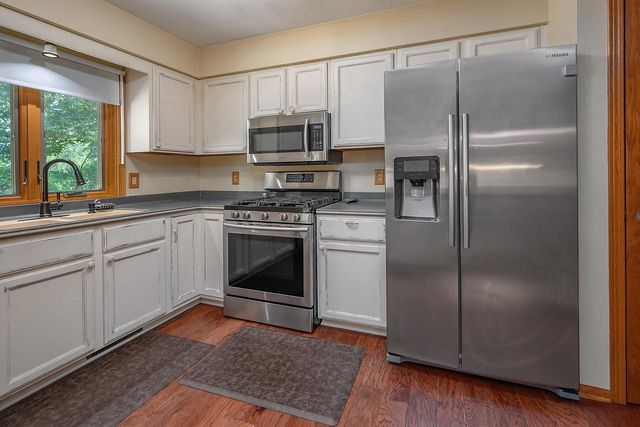 8319 S Woodridge DRIVE, Oak Creek, WI 53154