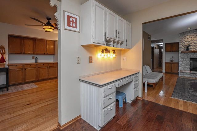 8319 S Woodridge DRIVE, Oak Creek, WI 53154