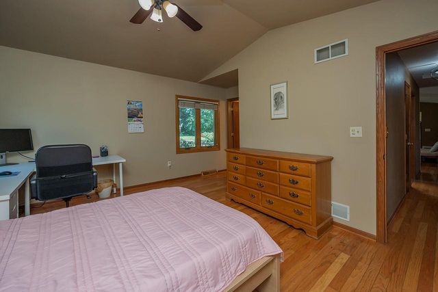 8319 S Woodridge DRIVE, Oak Creek, WI 53154