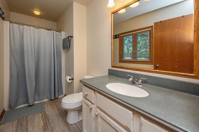 8319 S Woodridge DRIVE, Oak Creek, WI 53154