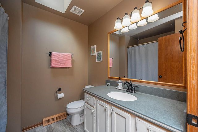8319 S Woodridge DRIVE, Oak Creek, WI 53154