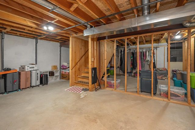 8319 S Woodridge DRIVE, Oak Creek, WI 53154