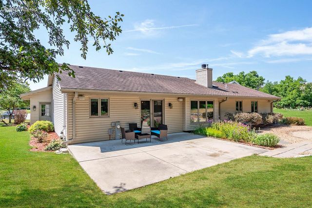 8319 S Woodridge DRIVE, Oak Creek, WI 53154