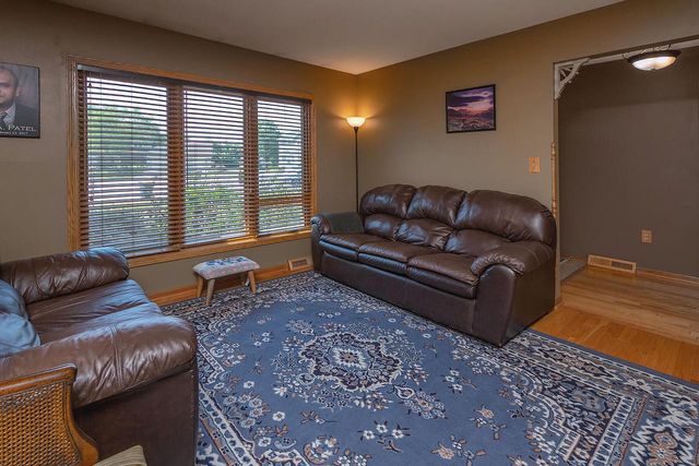 8319 S Woodridge DRIVE, Oak Creek, WI 53154