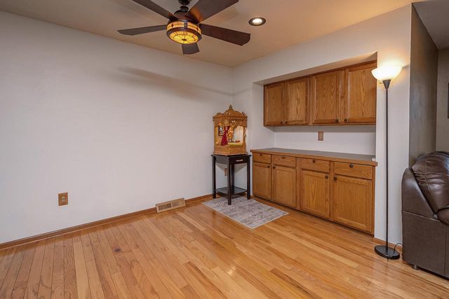 8319 S Woodridge DRIVE, Oak Creek, WI 53154