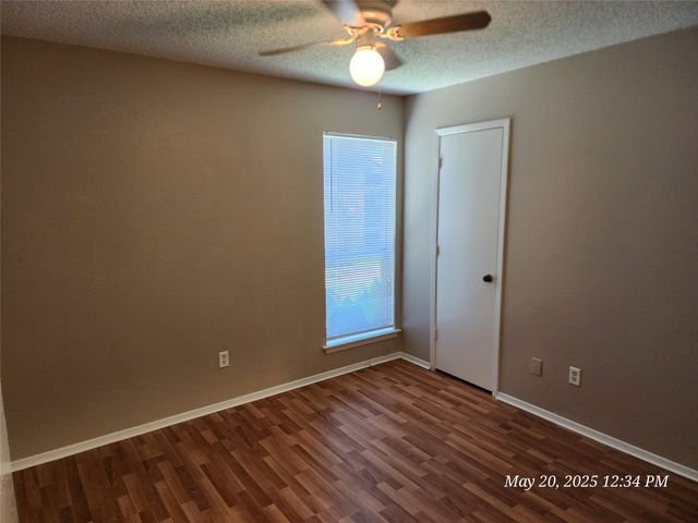 429 SW Thomas Street A, Burleson, TX 76028