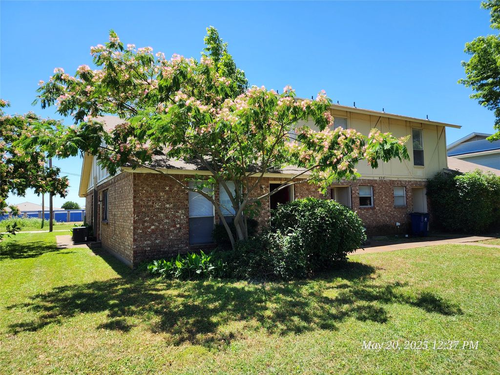 429 SW Thomas Street A, Burleson, TX 76028