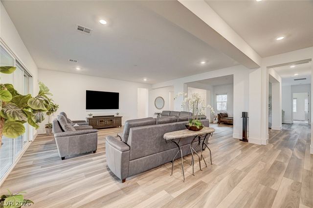 11282 Roman Helmet Street, Las Vegas, NV 89141