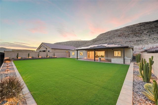 11282 Roman Helmet Street, Las Vegas, NV 89141