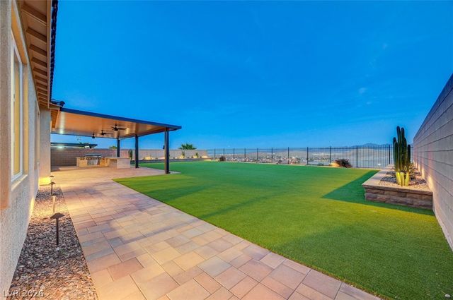 11282 Roman Helmet Street, Las Vegas, NV 89141