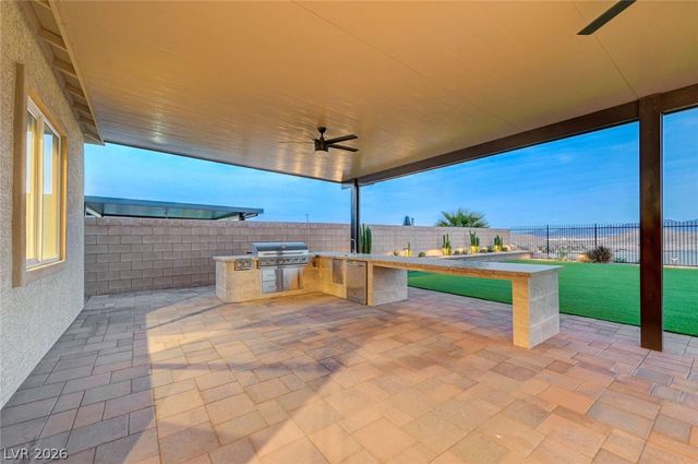 11282 Roman Helmet Street, Las Vegas, NV 89141