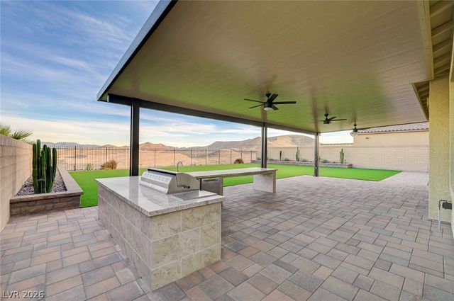 11282 Roman Helmet Street, Las Vegas, NV 89141