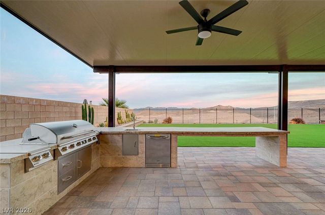 11282 Roman Helmet Street, Las Vegas, NV 89141