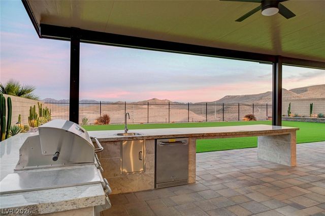 11282 Roman Helmet Street, Las Vegas, NV 89141