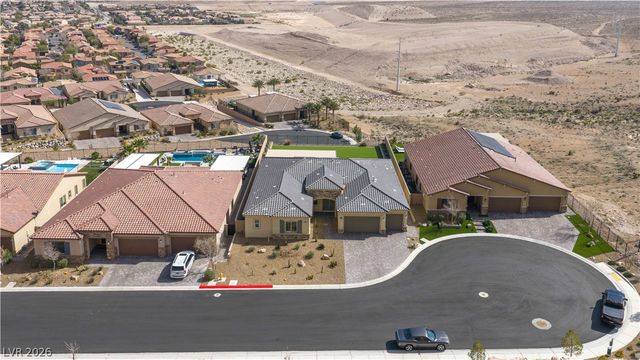 11282 Roman Helmet Street, Las Vegas, NV 89141