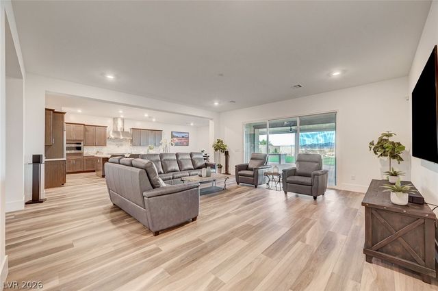 11282 Roman Helmet Street, Las Vegas, NV 89141