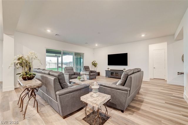 11282 Roman Helmet Street, Las Vegas, NV 89141