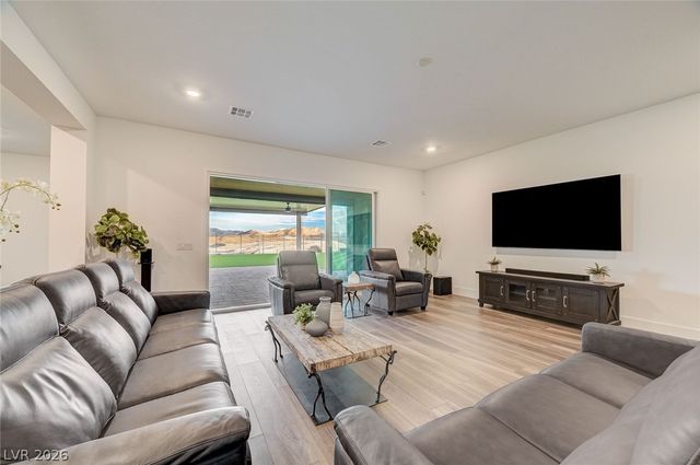 11282 Roman Helmet Street, Las Vegas, NV 89141