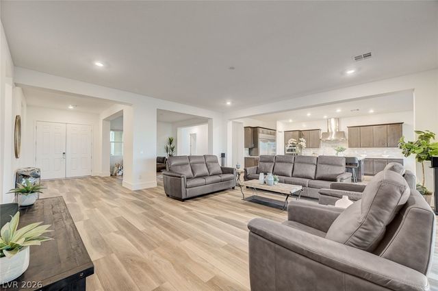 11282 Roman Helmet Street, Las Vegas, NV 89141