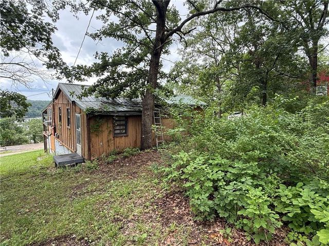 28731 Fir Drive, Warsaw, MO 65355