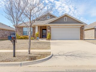 13 Evermore Lane, Yukon, OK 73099
