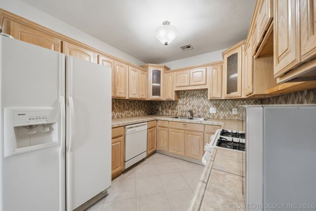 4524 E 8th Street, Tulsa, OK 74112