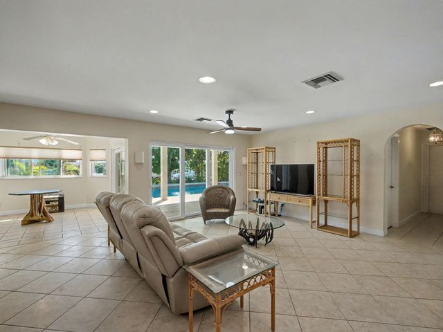 618 Riverside Road, North Palm Beach, FL 33408