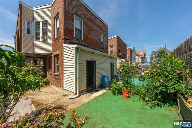 149 Howe Avenue, Passaic, NJ 07055