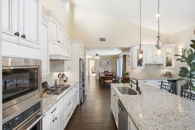 10510 Grandview Drive, La Mesa, CA 91941