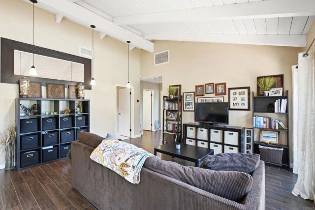 10510 Grandview Drive, La Mesa, CA 91941