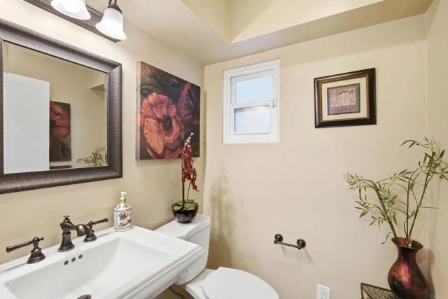 10510 Grandview Drive, La Mesa, CA 91941