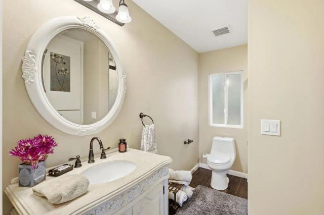 10510 Grandview Drive, La Mesa, CA 91941