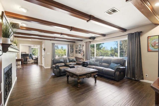10510 Grandview Drive, La Mesa, CA 91941