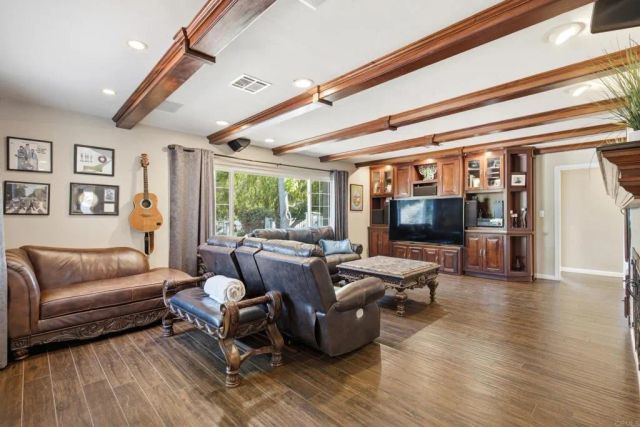 10510 Grandview Drive, La Mesa, CA 91941