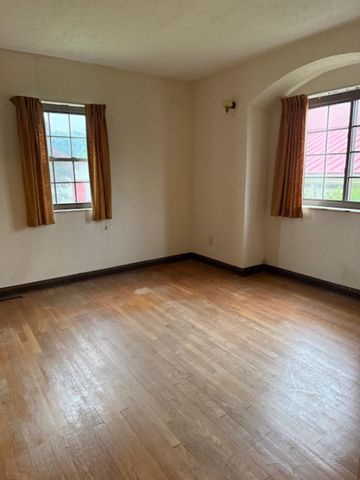 4027 Auburn Road, Huntington, WV 25704