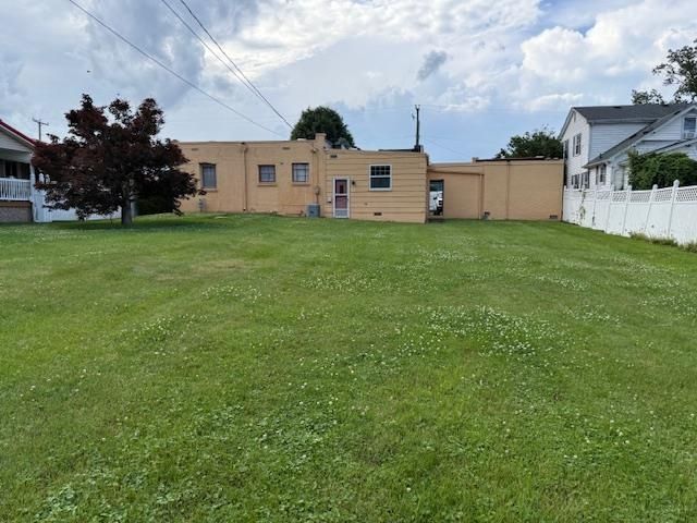 4027 Auburn Road, Huntington, WV 25704