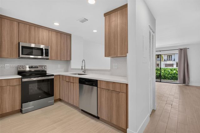 2880 Coral Springs Drive 2878, Coral Springs, FL 33065