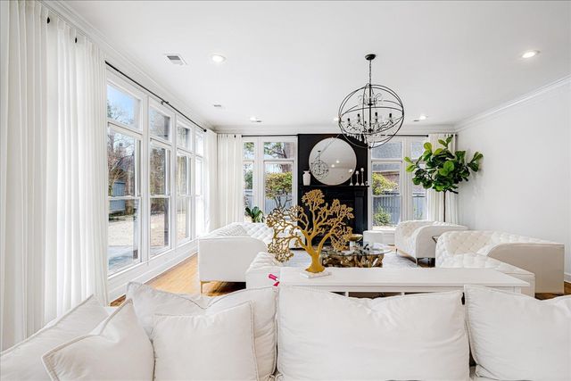 965 VILLAGE OAK CV, Memphis, TN 38120