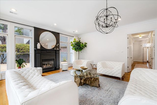 965 VILLAGE OAK CV, Memphis, TN 38120