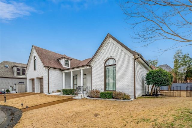 965 VILLAGE OAK CV, Memphis, TN 38120