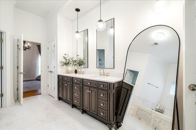 965 VILLAGE OAK CV, Memphis, TN 38120