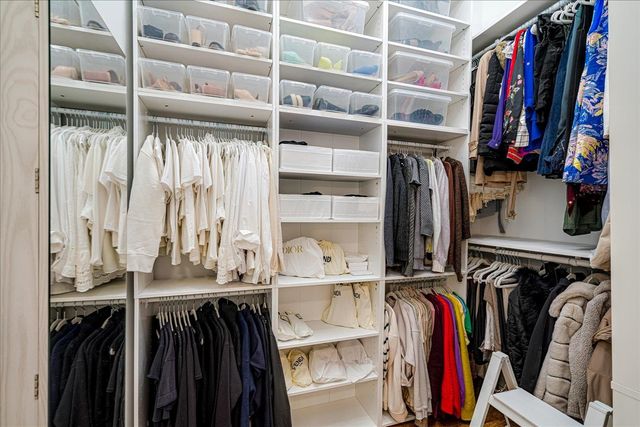 965 VILLAGE OAK CV, Memphis, TN 38120