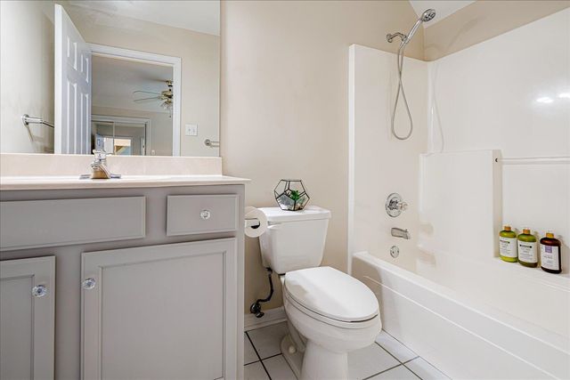 965 VILLAGE OAK CV, Memphis, TN 38120