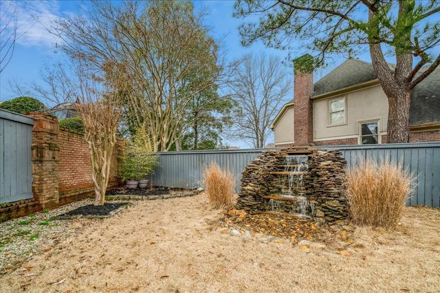 965 VILLAGE OAK CV, Memphis, TN 38120