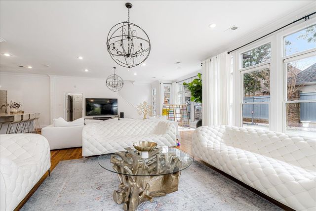 965 VILLAGE OAK CV, Memphis, TN 38120