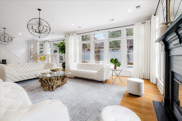 965 VILLAGE OAK CV, Memphis, TN 38120