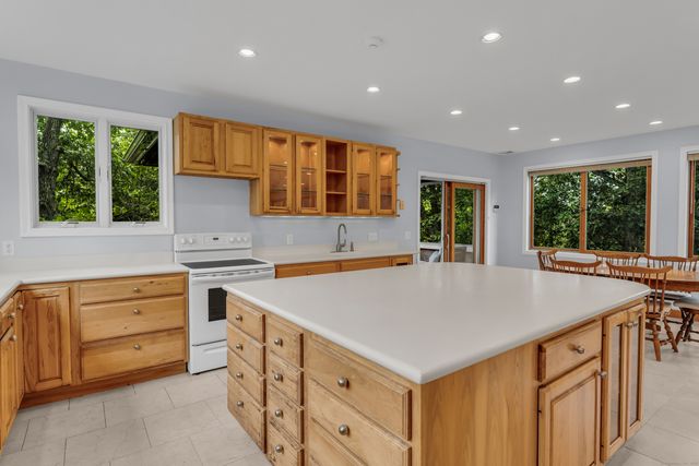150 West Lane, Guilford, CT 06437