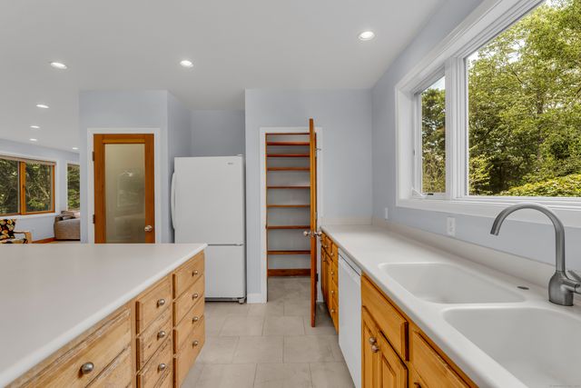 150 West Lane, Guilford, CT 06437