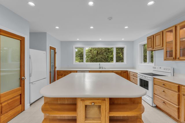 150 West Lane, Guilford, CT 06437