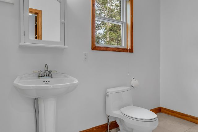 150 West Lane, Guilford, CT 06437